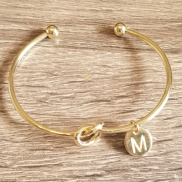 CLEARANCE! Gold Plated Letter M Charm Bracelet NEW! - Picture 1 of 6